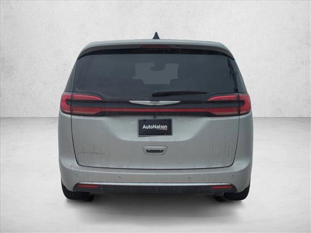 New 2026 Chrysler Pacifica Select image 8