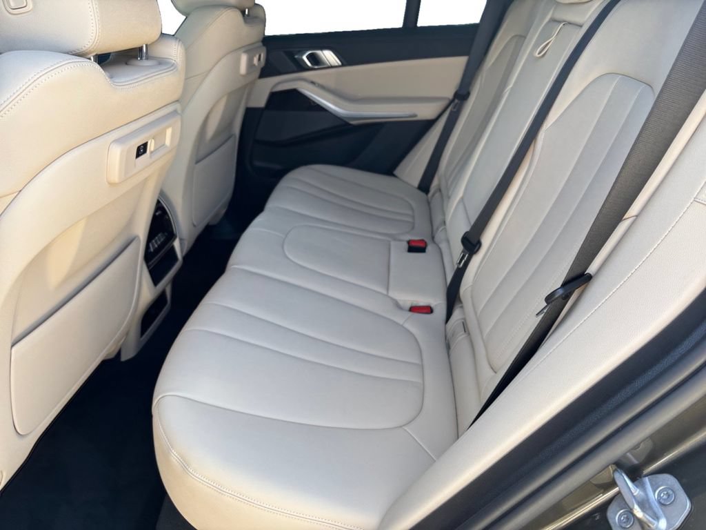 Used 2021 BMW X5 sDrive40i w/ Premium Package RWD image 14