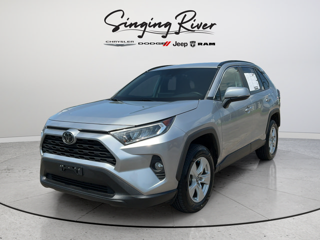 Used 2020 Toyota RAV4 XLE FWD image 3