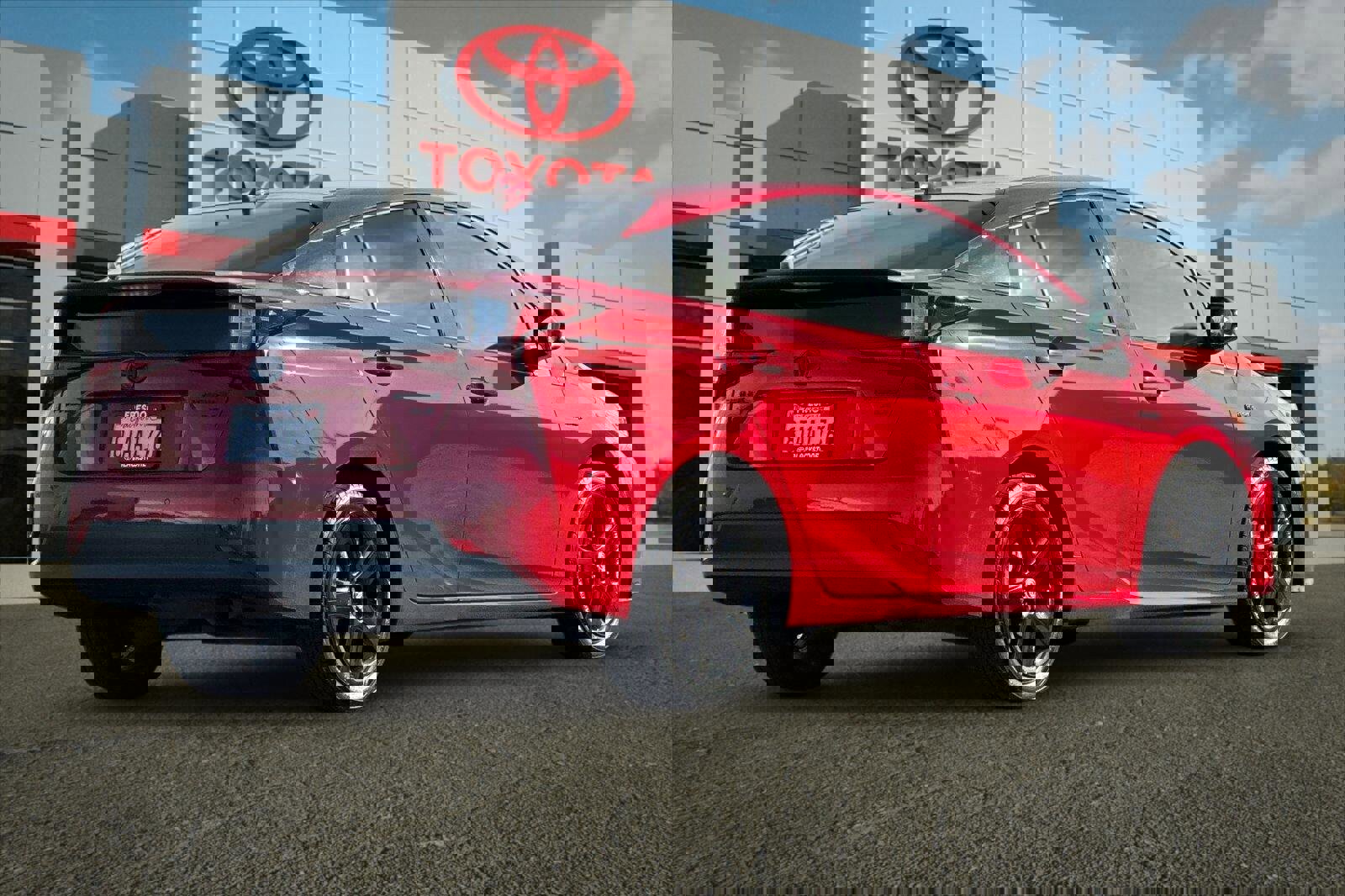 Certified 2021 Toyota Prius L Eco image 3