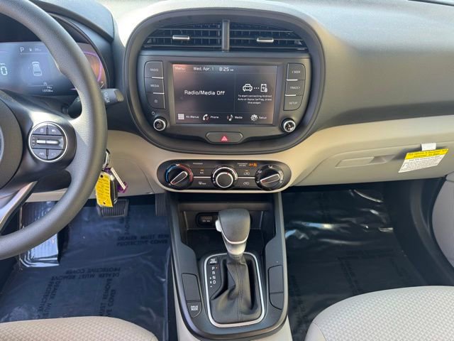 Certified 2025 Kia Soul LX w/ LX Technology Package image 18