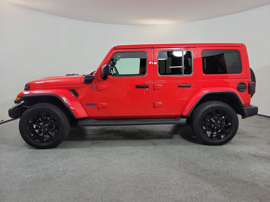 Used 2025 Jeep Wrangler Unlimited Sahara image 4