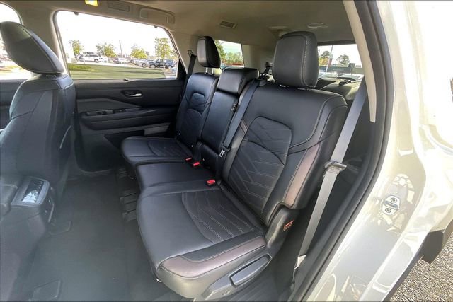 Certified 2024 Nissan Pathfinder Platinum w/ Cargo Package image 19