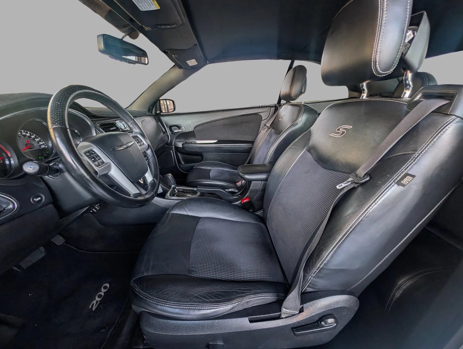 Used 2012 Chrysler 200 S FWD image 21