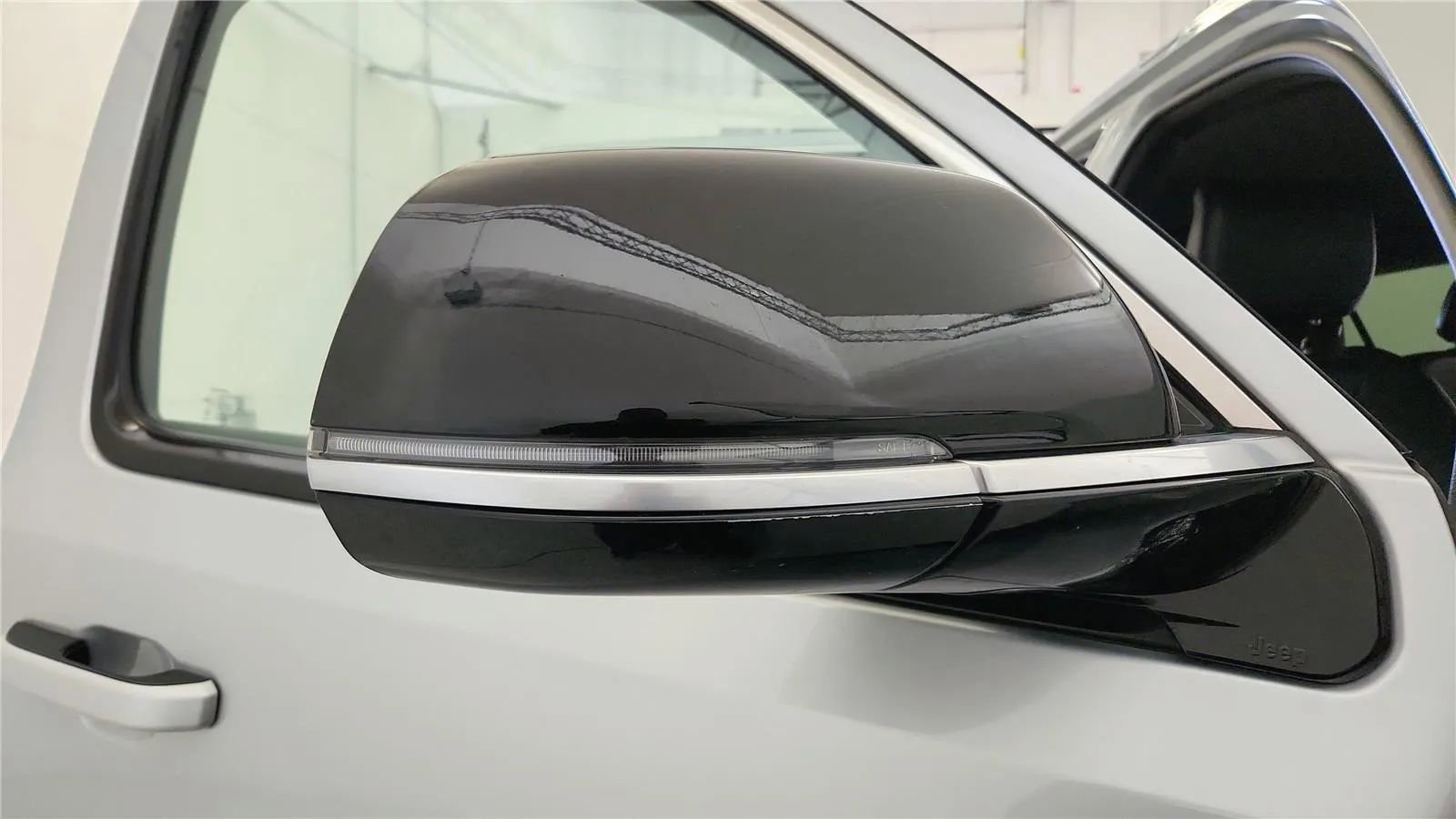 Used 2024 Jeep Wagoneer L Series II w/ Flexible Seating Group image 18