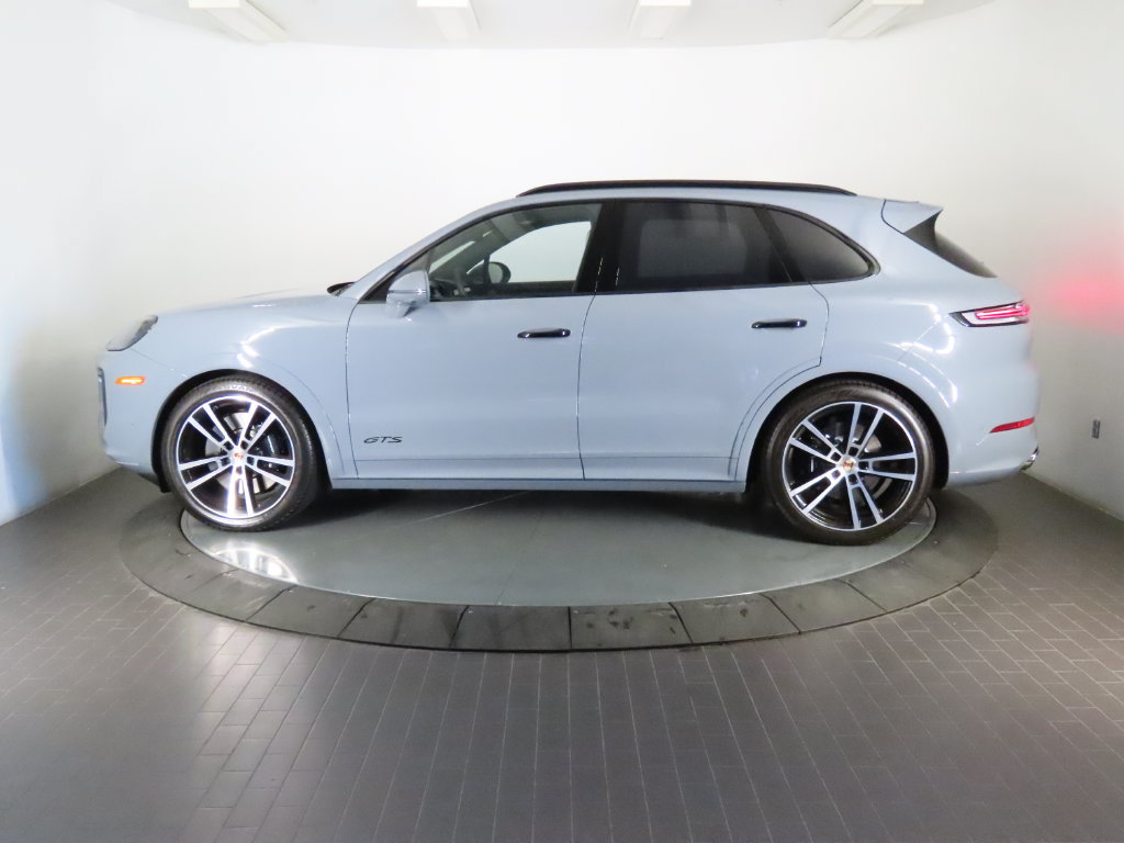 Certified 2026 Porsche Cayenne GTS AWD/4WD image 2