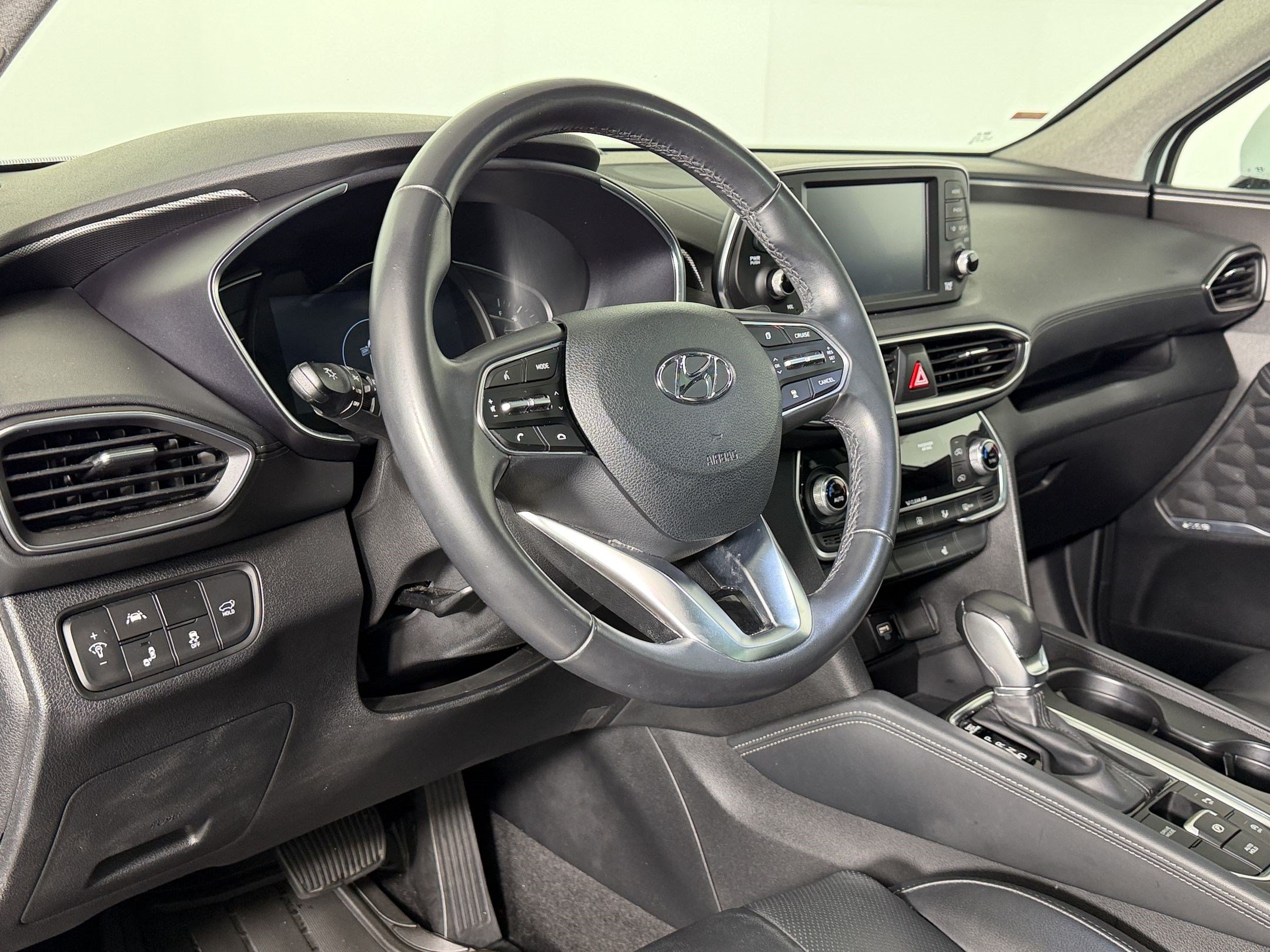 Used 2019 Hyundai Santa Fe Limited FWD image 3