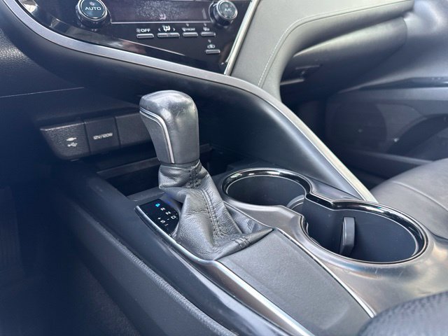 Used 2018 Toyota Camry SE w/ Convenience Package FWD image 15