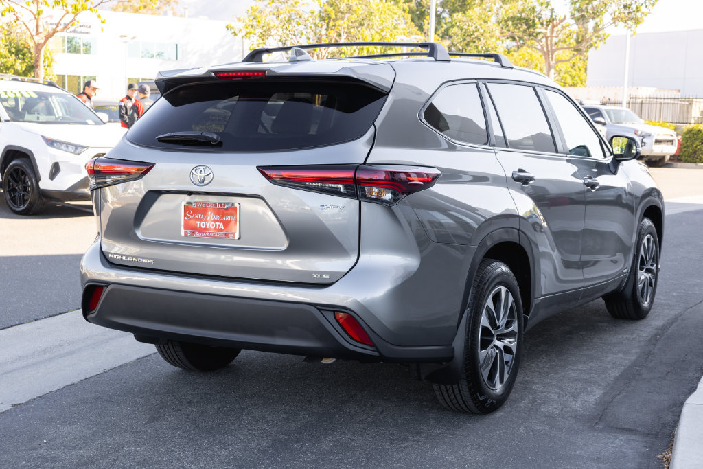 Certified 2026 Toyota Highlander XLE AWD/4WD image 5