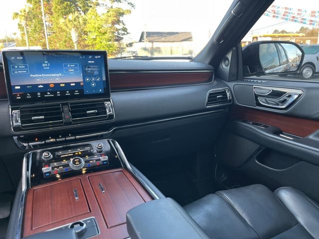 Used 2022 Lincoln Navigator Reserve AWD/4WD image 17