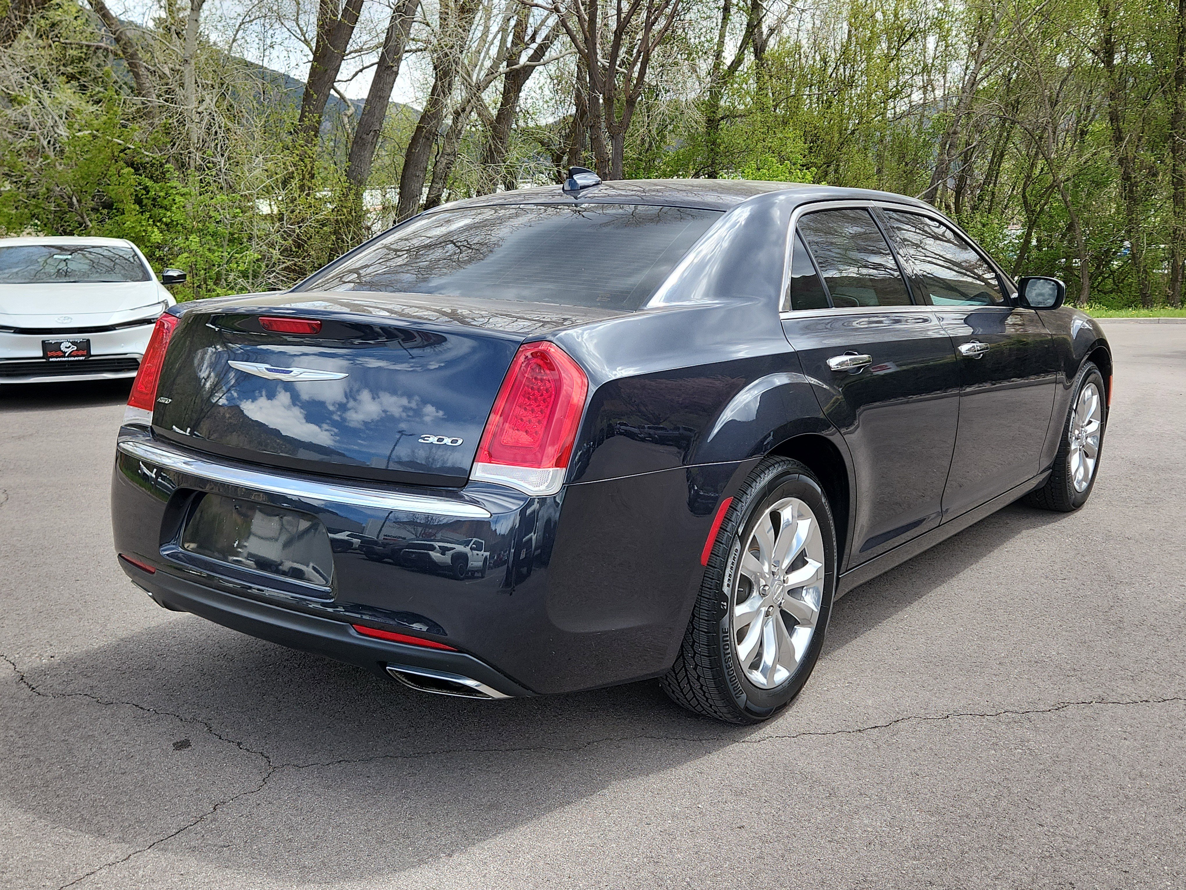 Used 2018 Chrysler 300 Limited image 3
