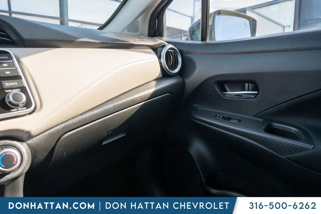 Used 2021 Nissan Versa SV image 14
