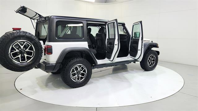 Used 2024 Jeep Wrangler Unlimited Rubicon image 32