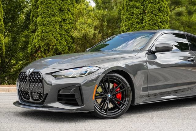 Used 2022 BMW M440i Coupe RWD image 3