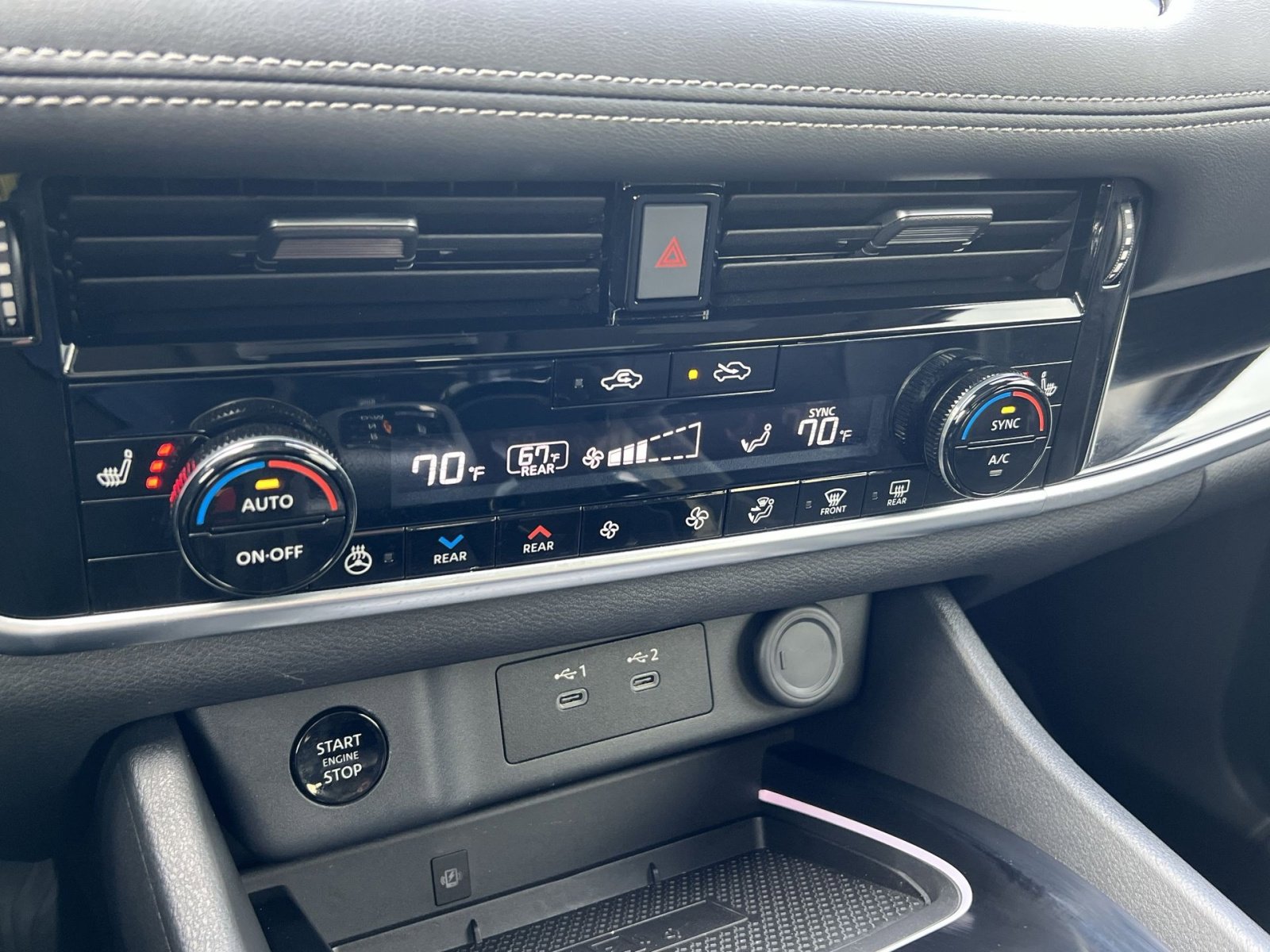 Used 2025 Nissan Rogue SL w/ SL Premium Package image 18