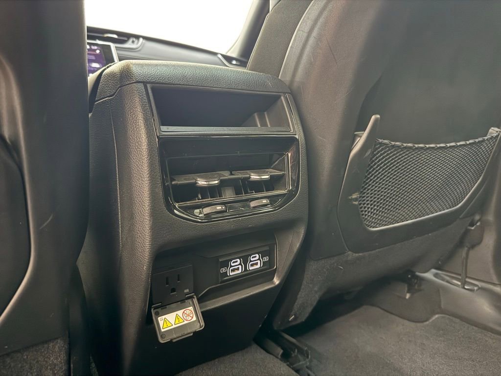Used 2023 Jeep Grand Cherokee Altitude AWD/4WD image 17
