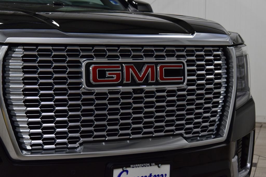 Used 2024 GMC Yukon XL Denali w/ Advanced Technology Package AWD/4WD image 11
