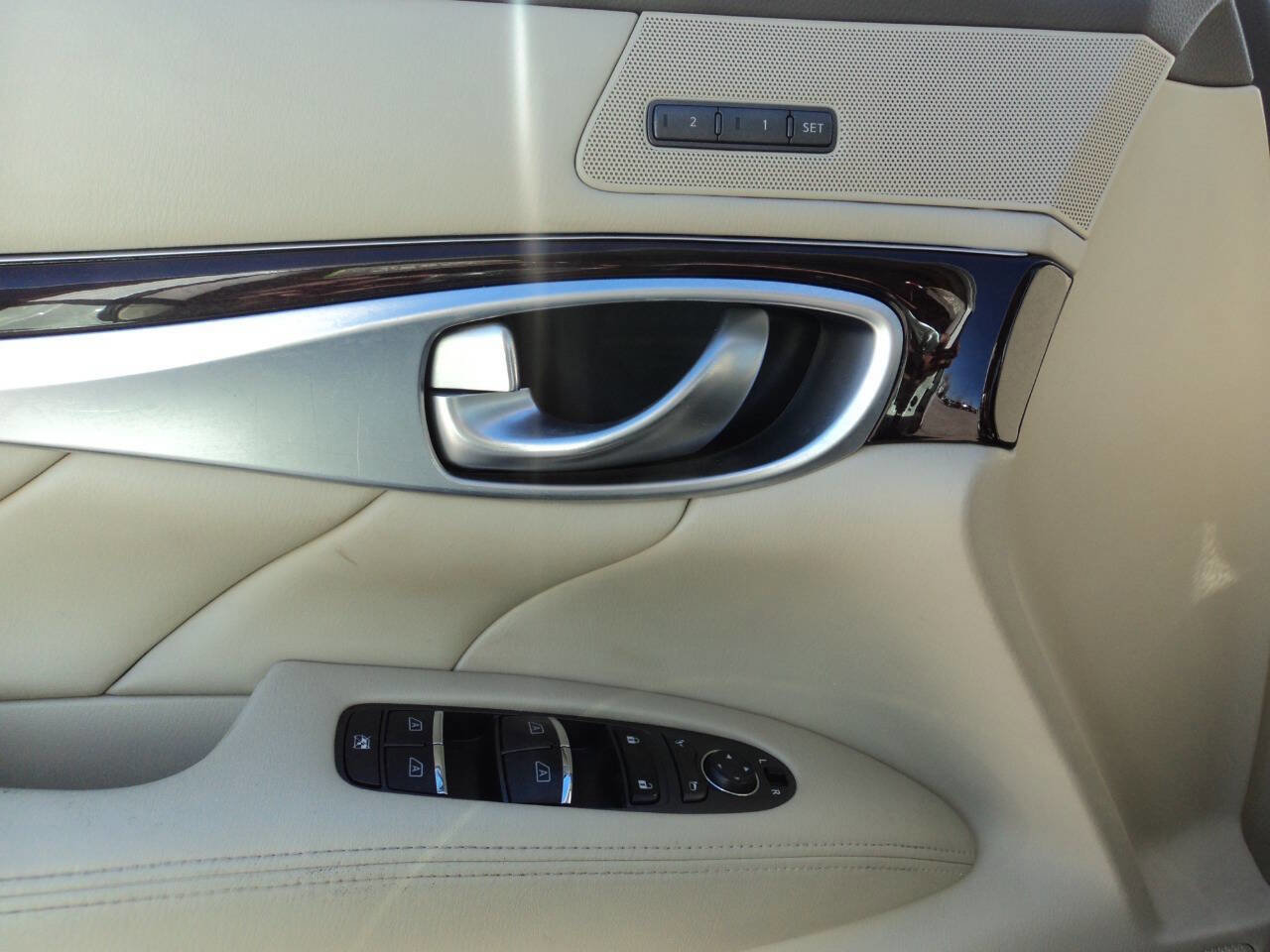 Used 2013 INFINITI M37 x w/ Premium Pkg image 16