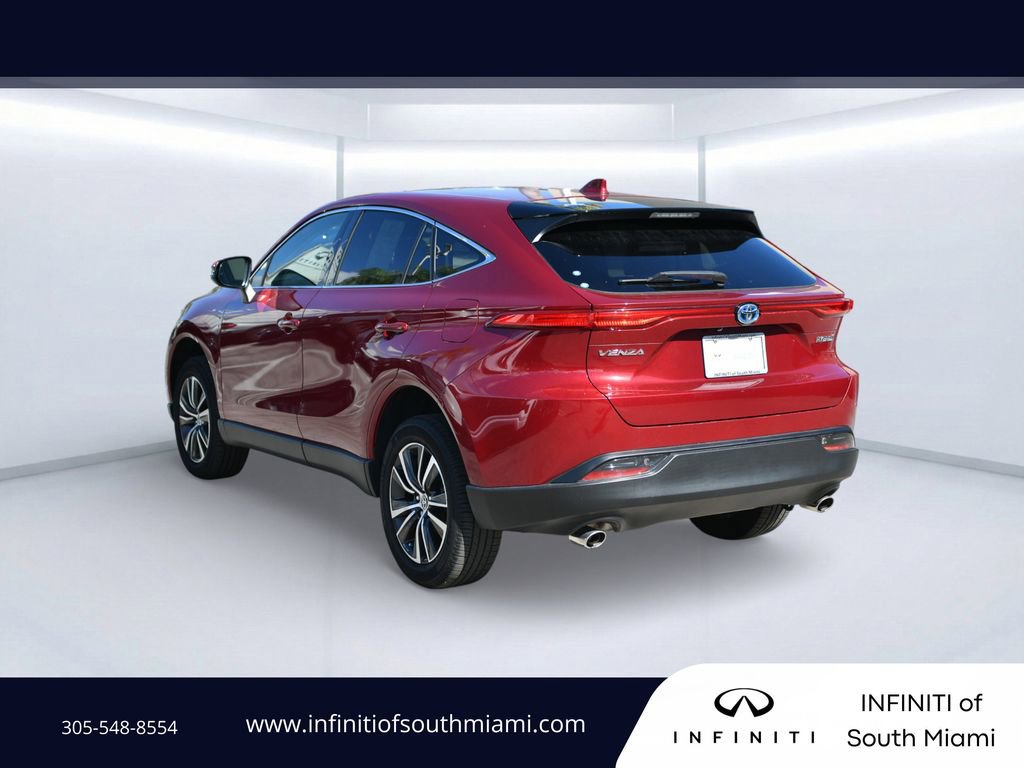 Used 2022 Toyota Venza LE image 6