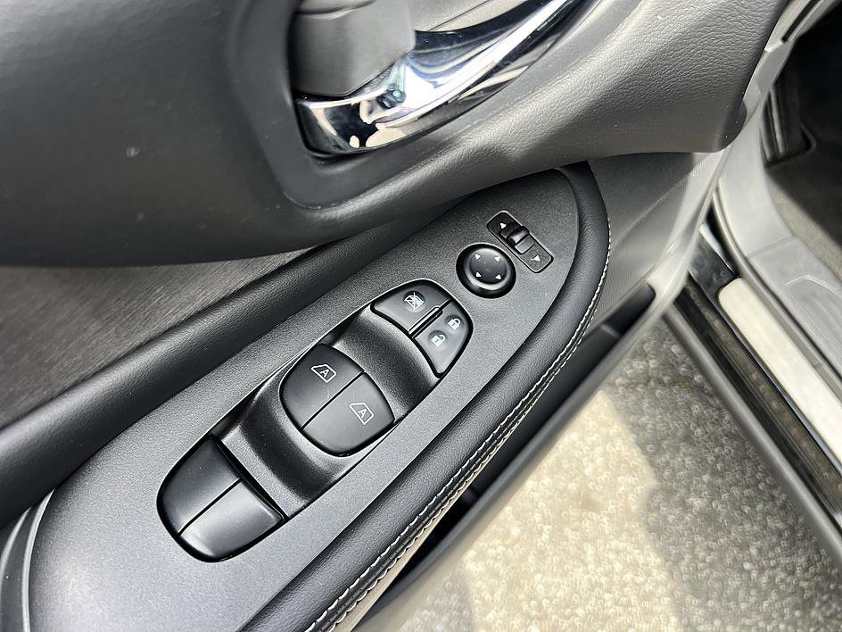 Certified 2024 Nissan Murano SV w/ SV Midnight Edition Package image 20