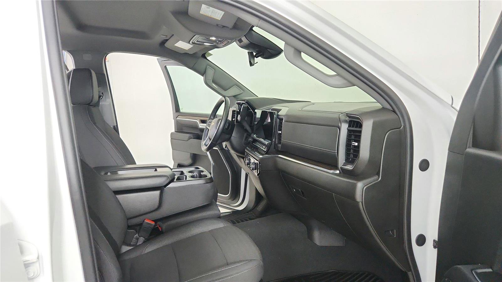 Used 2024 Chevrolet Silverado 1500 LT AWD/4WD image 21