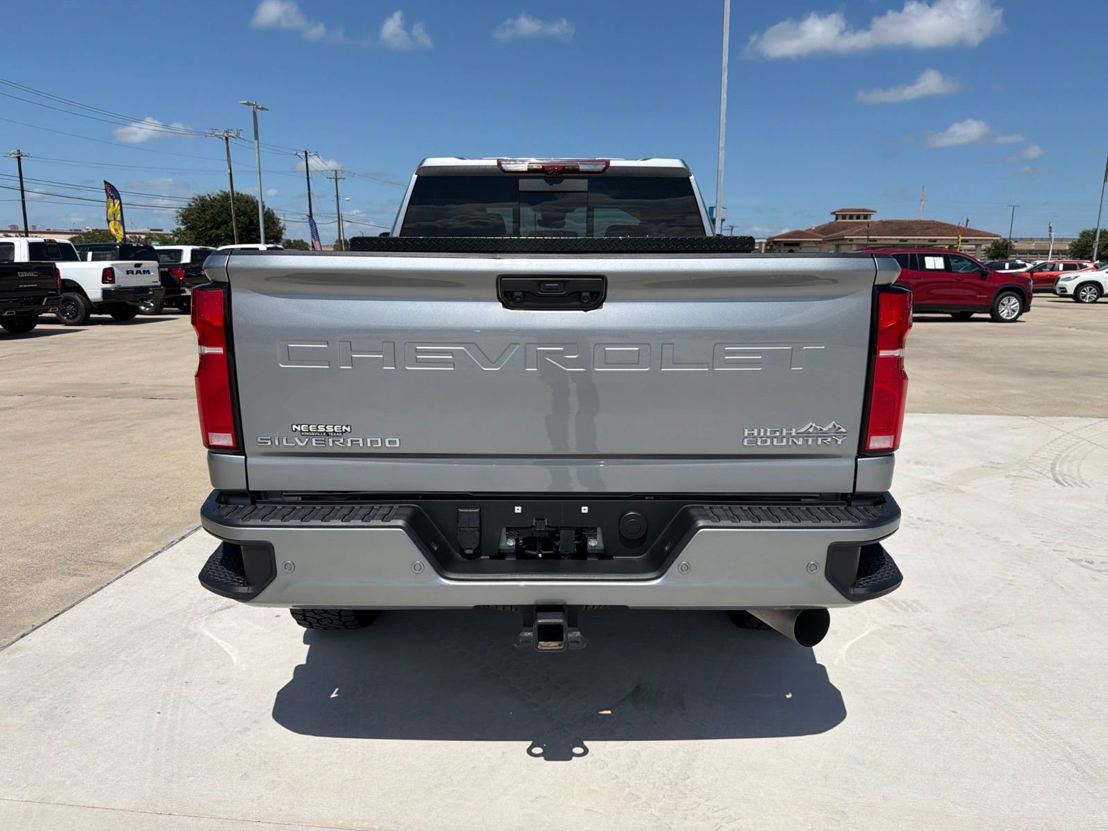 Used 2026 Chevrolet Silverado 2500 High Country w/ High Country Premium Package AWD/4WD image 6