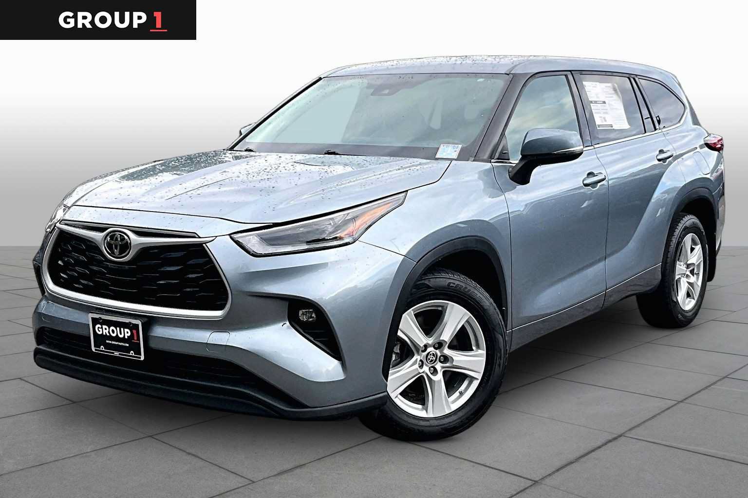 Used 2021 Toyota Highlander LE AWD/4WD image 1