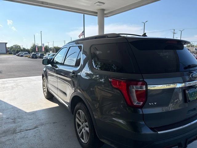 Used 2018 Ford Explorer XLT w/ Equipment Group 202A AWD/4WD image 6