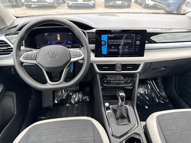 New 2026 Volkswagen Taos SE FWD image 7