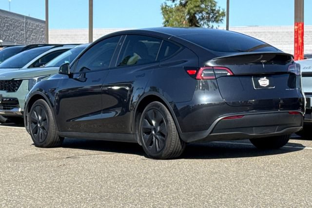 Used 2024 Tesla Model Y Long Range AWD/4WD image 9