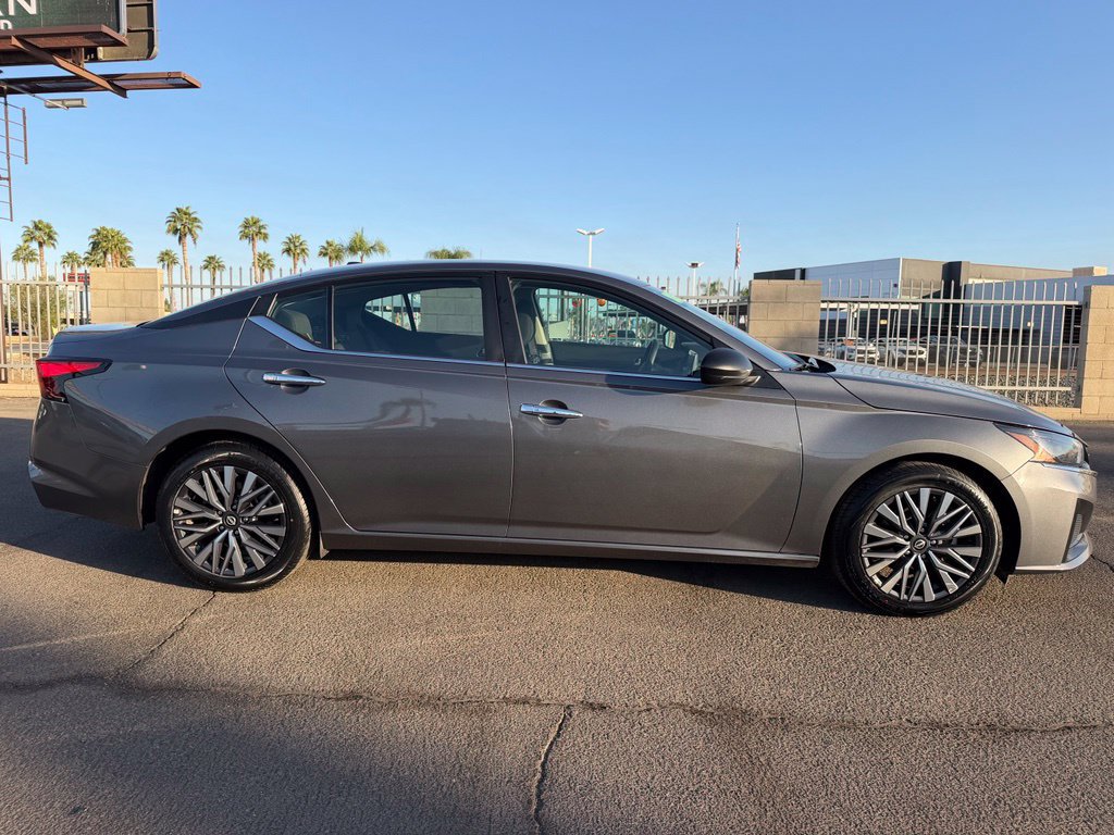 Certified 2025 Nissan Altima 2.5 SV FWD image 7