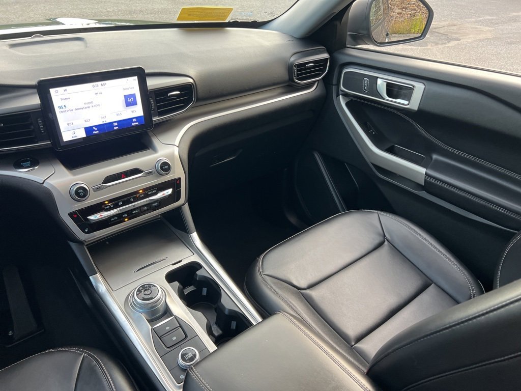 Used 2022 Ford Explorer XLT w/ Equipment Group 202A image 23