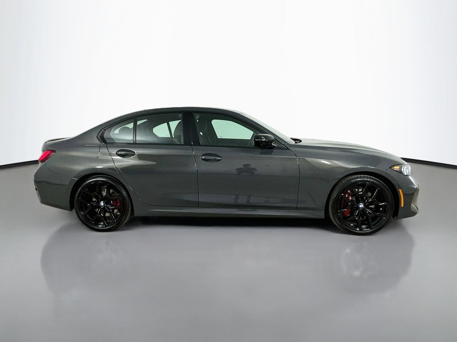 New 2026 BMW 330i xDrive Sedan w/ M Sport Package AWD/4WD image 4