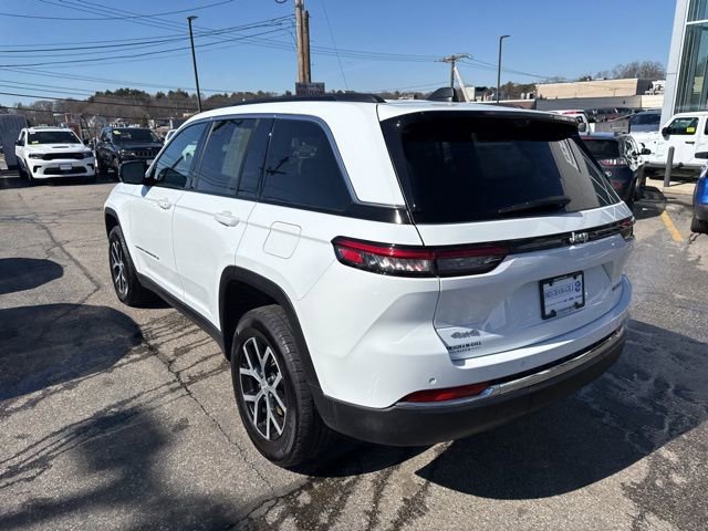 Certified 2024 Jeep Grand Cherokee Limited w/ Luxury Tech Group II image 5