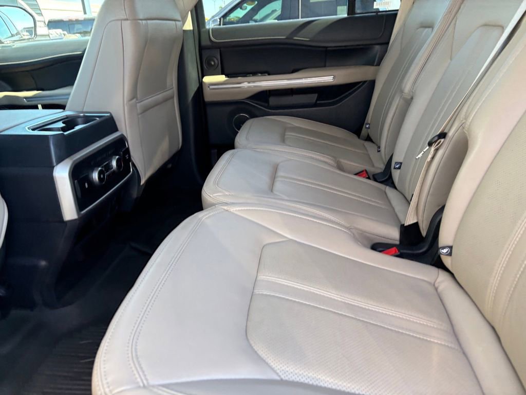 Used 2024 Ford Expedition Limited AWD/4WD image 31