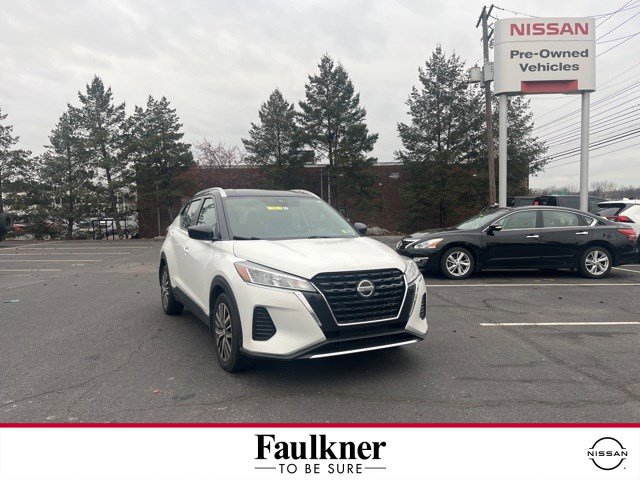 Used 2021 Nissan Kicks SV image 1