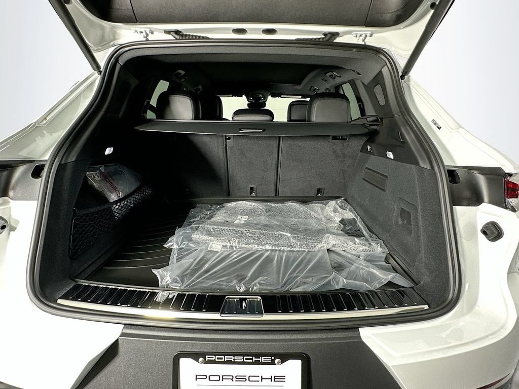 New 2026 Porsche Cayenne AWD/4WD image 28