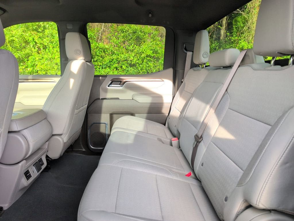 Used 2025 Chevrolet Silverado 1500 LT AWD/4WD image 29