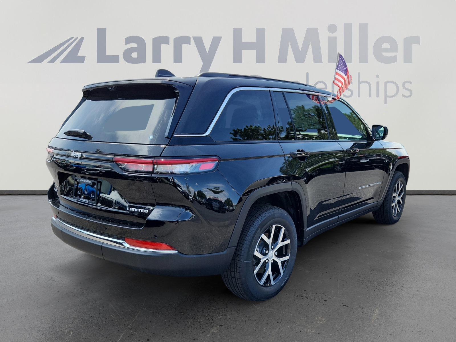 New 2025 Jeep Grand Cherokee Limited w/ Luxury Tech Group II image 5