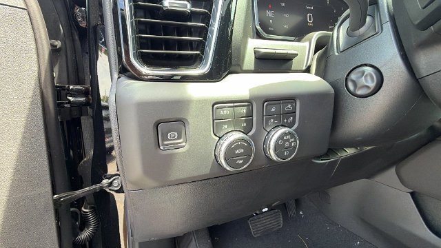 New 2026 GMC Sierra 1500 Denali w/ Technology Package AWD/4WD image 18