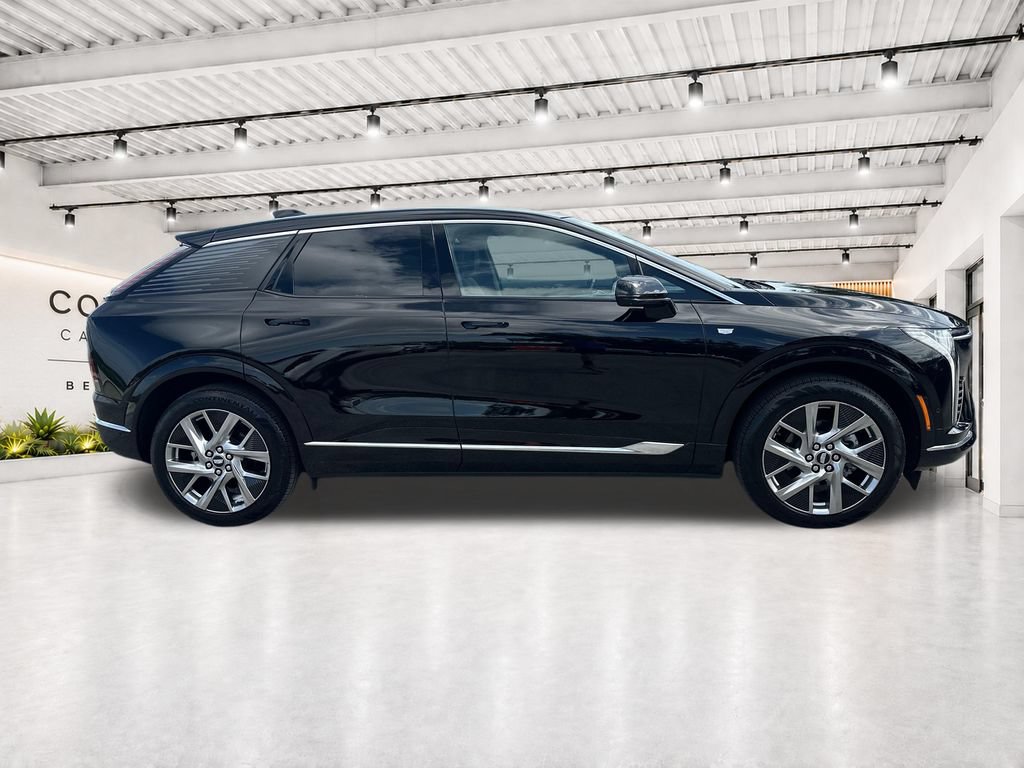 Used 2025 Cadillac Optiq Luxury 1 AWD/4WD image 13