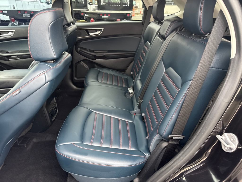 Used 2024 Ford Edge SEL w/ Sport Appearance Package image 16