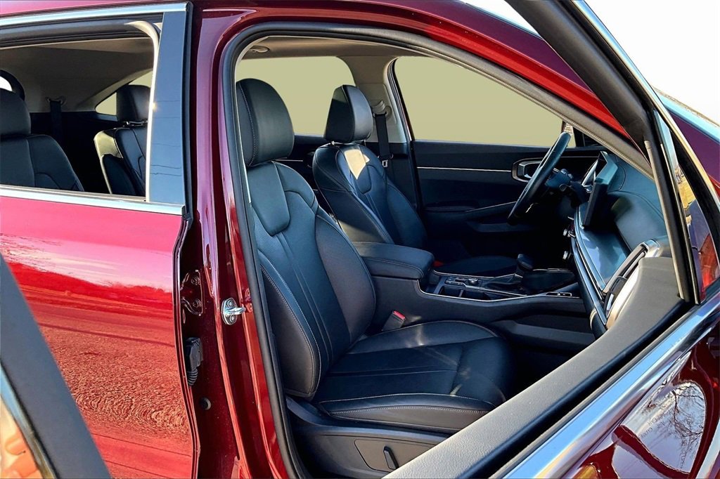Certified 2025 Kia Sorento EX w/ Panoramic Sunroof Package image 7