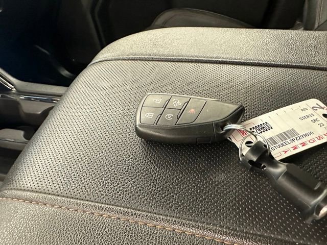Used 2023 GMC Sierra 1500 AT4 image 30