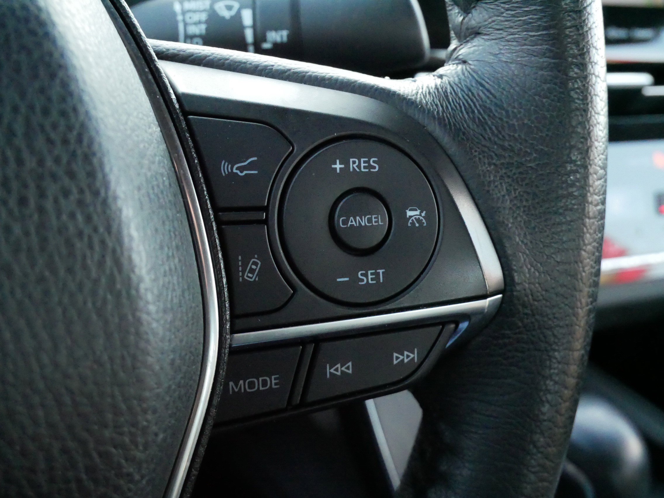 Certified 2020 Toyota Avalon XLE image 25