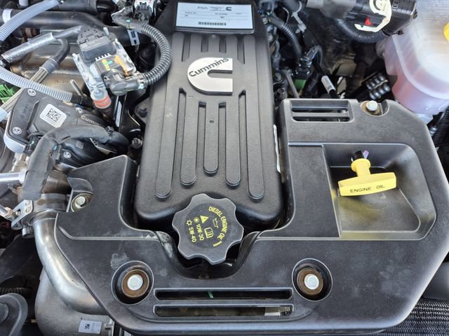 Used 2025 RAM 3500 Limited AWD/4WD image 28