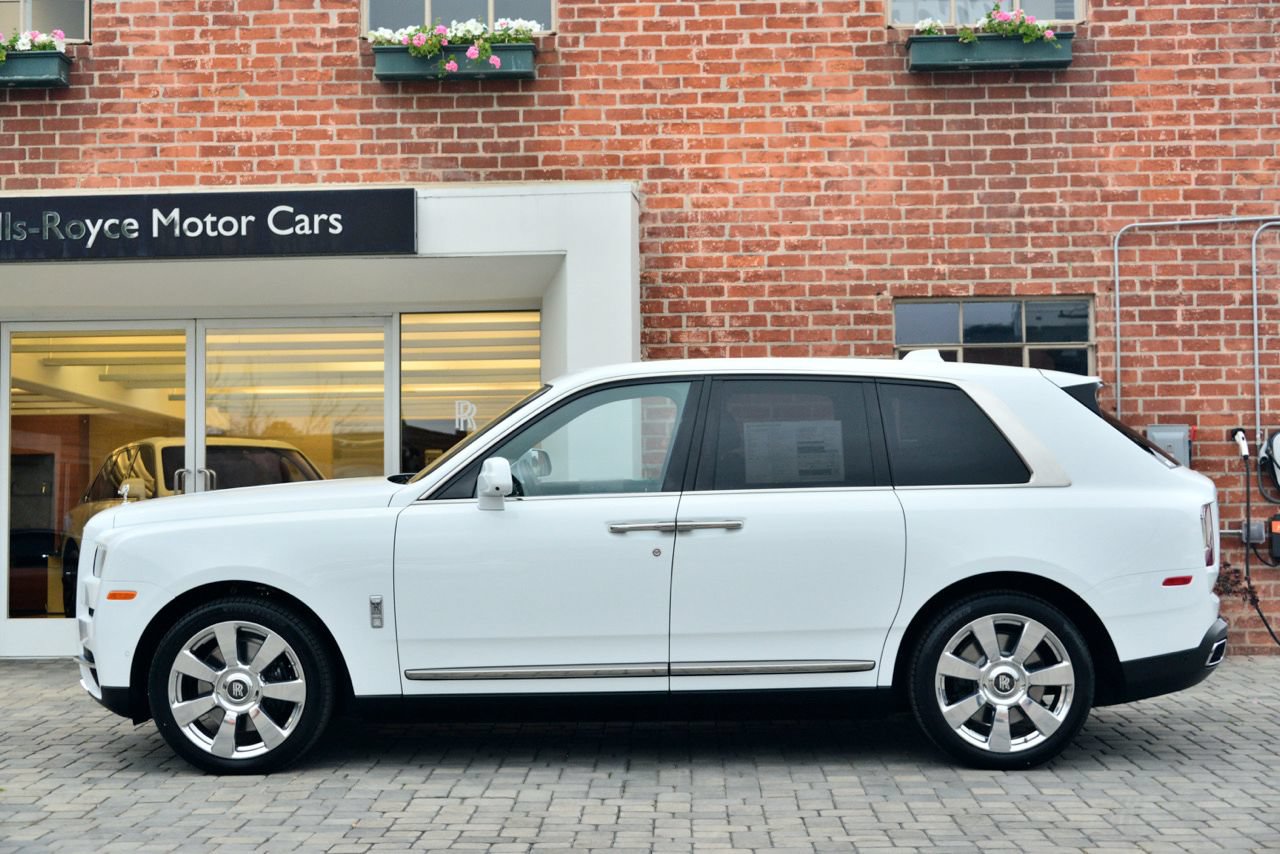 Certified 2023 Rolls-Royce Cullinan w/ Technology Package AWD/4WD image 3
