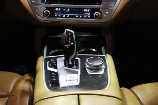 Used 2016 BMW 750i xDrive AWD/4WD image 48