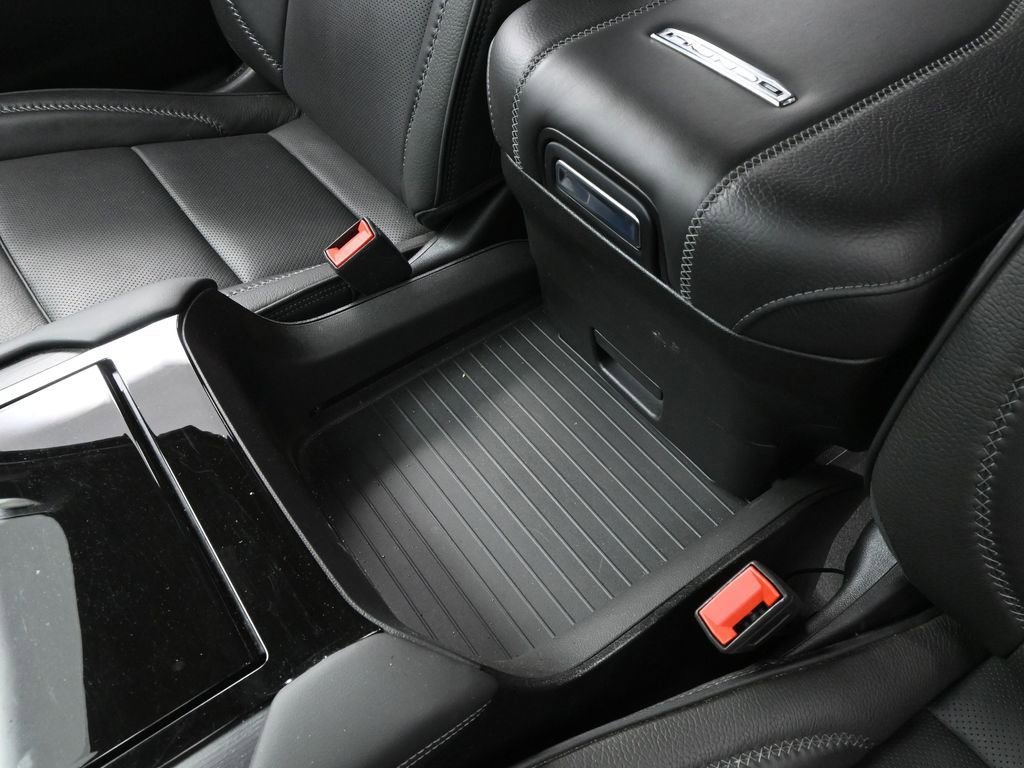 Used 2025 GMC Yukon XL Denali image 35