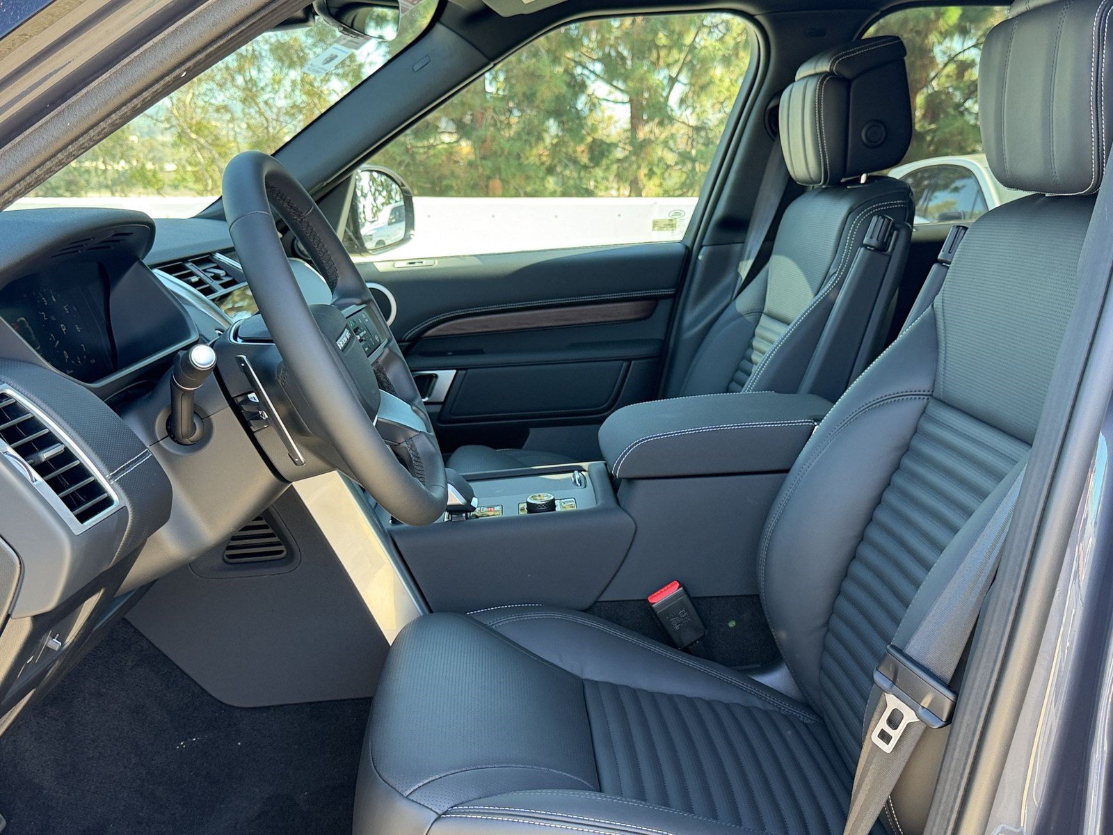 New 2026 Land Rover Discovery Dynamic SE AWD/4WD image 5